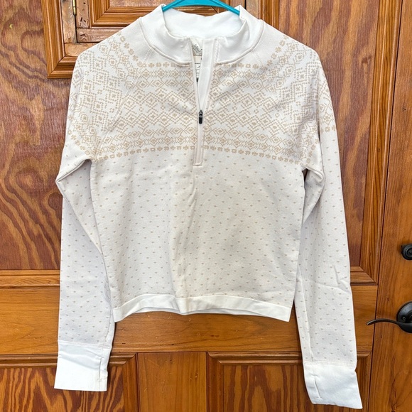 DSG Tops - DSG Cream Patterned Half-Zip cropped long sleeve